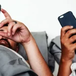 استفاده از تلفن همراه پیش از خواب، ازدواجتان را نابود می‌کند!