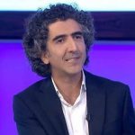 سوال سایت اصولگرا از سوپرانقلابی ها: از خودتان نمی پرسید چرا این چهره رسانه ای اپوزیسیون طرفدار شما شده است؟