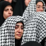 تصاویر؛ دانشجویان با چفیه در حسینیه امام خمینی