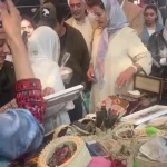 عمو پورنگ در کنار پوری بنایی