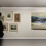 نگاهی به نمایشگاه نقاشی «شبیه دیدن با لنز ۲.۵» در نگارخانه آسمان مشهد | ماجراجویی در دل طبیعت بر بوم نقاشی