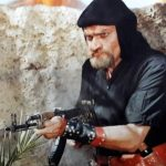 عکس/ فتحعلی اویسی اسلحه به دست در ۴۸ سالگی؛ سال ۷۲